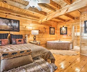 Photo 5 - Smoky Mountain Family Cabin w/ Deck, Grill & Views
