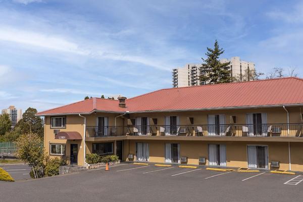 Photo 1 - SureStay Hotel by Best Western Portland City Center