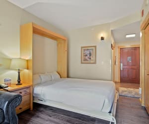 Photo 2 - Tucker Mountain Hotel Style Room with 1 Bed  #525A
