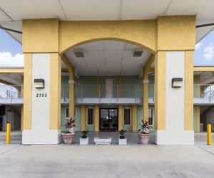 Photo 2 - Econo Lodge Inn & Suites Downtown Northeast near Fort Sam Houston