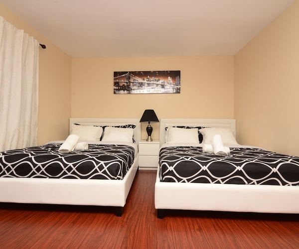 Photo 1 - Hollywood Luxury Double bedrooms